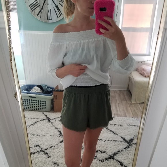 VENUS Tops - Venus off the shoulder top